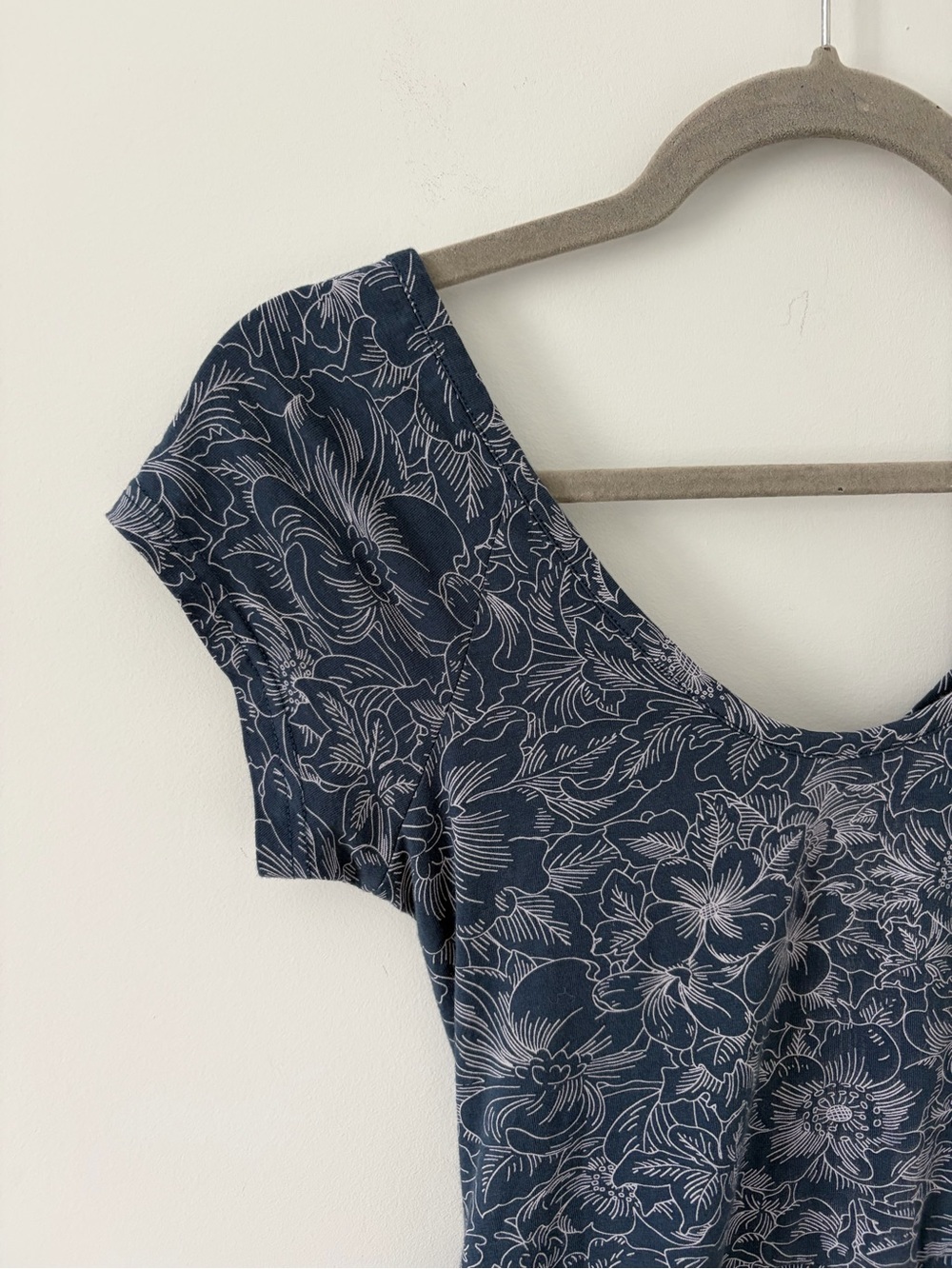 Pact Organic Fit & Flare Crossover Back Cap Sleeve Blue Floral Bouquet Blooms S - Picture 3 of 9